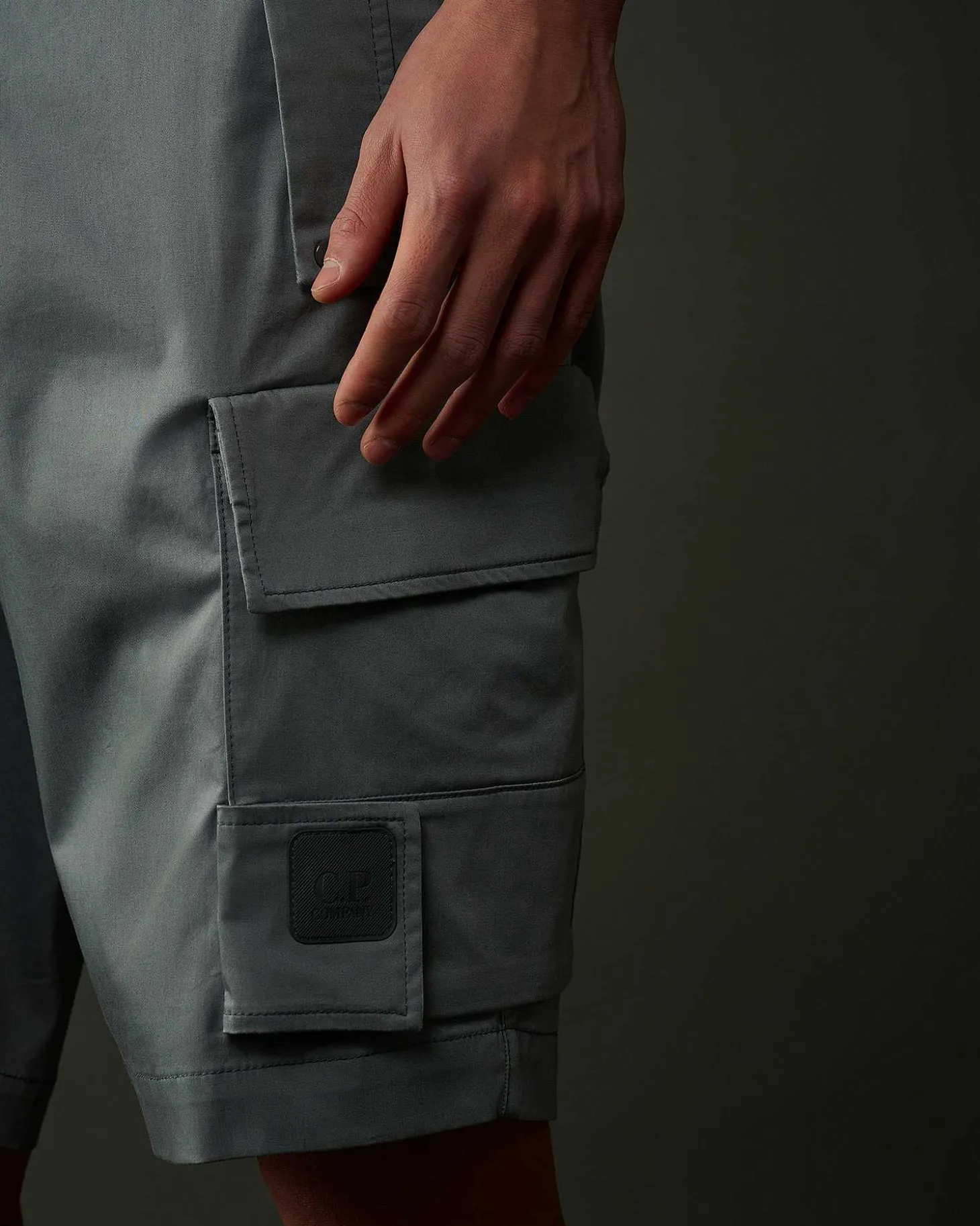 Homme C.P. Company Metropolis Series^Metropolis Series Stretch Sateen Cargo Shorts